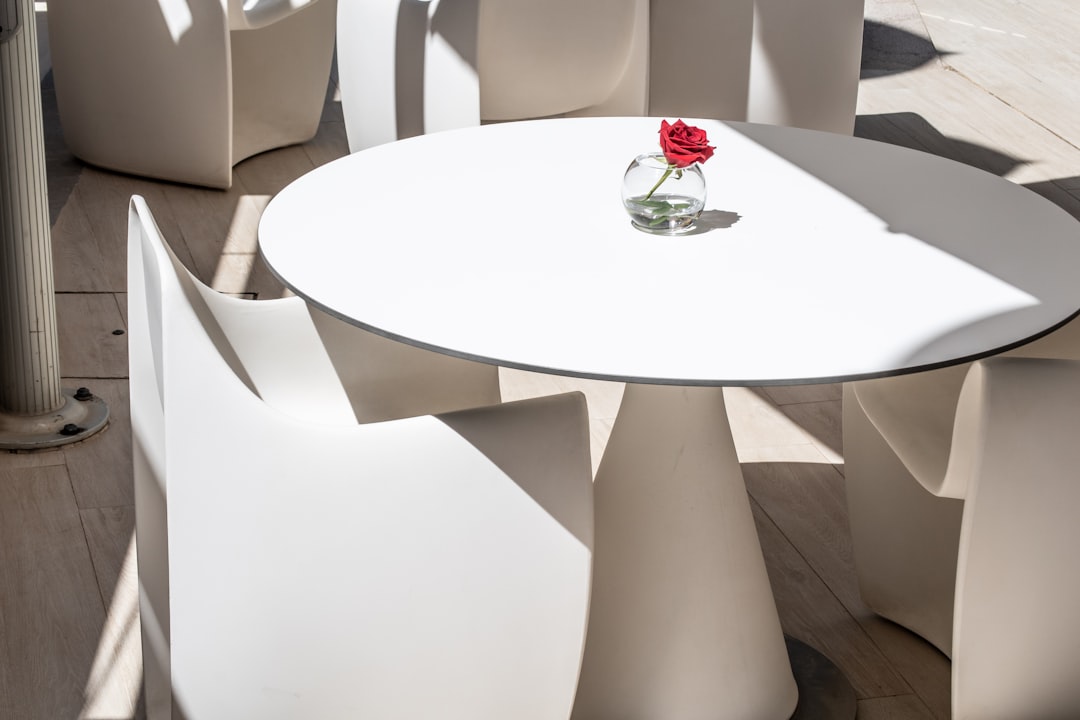 Transparante innovatie: glazen meubels voor een luchtig interieur