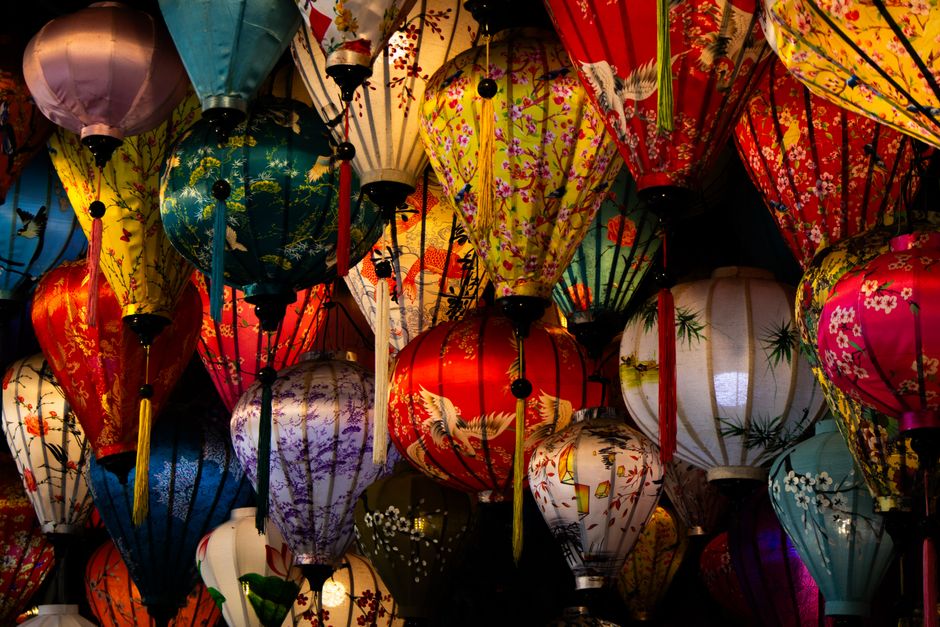 Zomerverlichting: de terugkeer van lantaarnlampen in de tuin