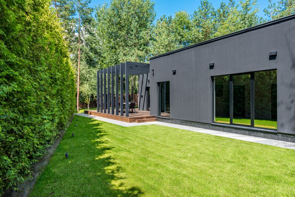Minimalistisch tuinontwerp: noviteiten voor een serene buitenruimte